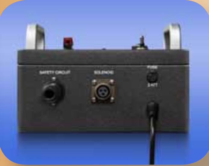 FU 1069-1 — Rückseite mit Safety Circuit, Solenoid und Sicherung